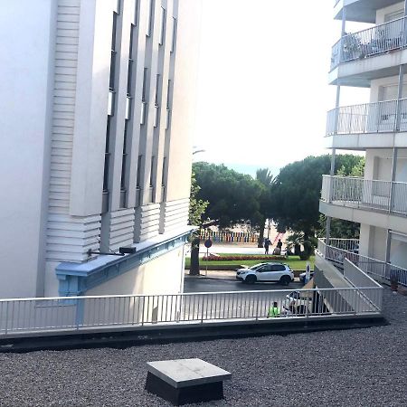 PALMERAS - Apartamento en el centro de Roses - cerca de la playa - terraza - wifi Exterior foto