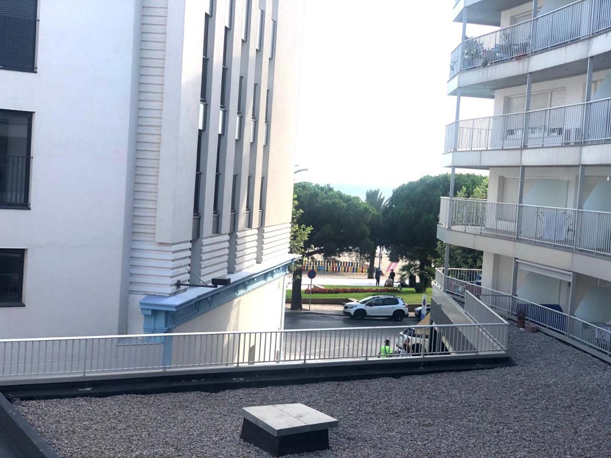 PALMERAS - Apartamento en el centro de Roses - cerca de la playa - terraza - wifi Exterior foto